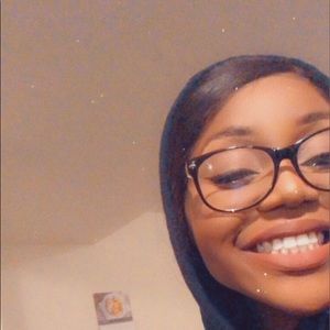 Meet your Posher, Lavie